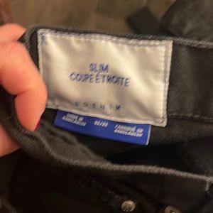 Lot of jeans. 29/34 black Am eagle. Acid 30/34. Aber 30/32. Slim coupe 32/32